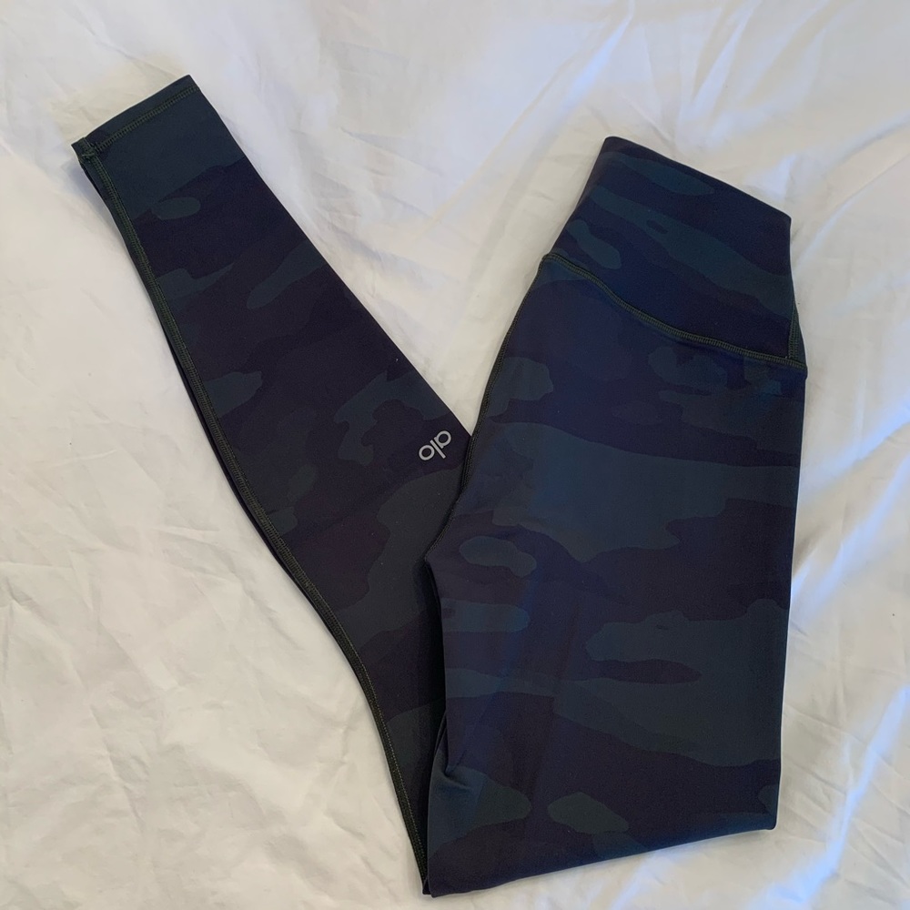 Alo Vapor High Waist Leggings in Camo